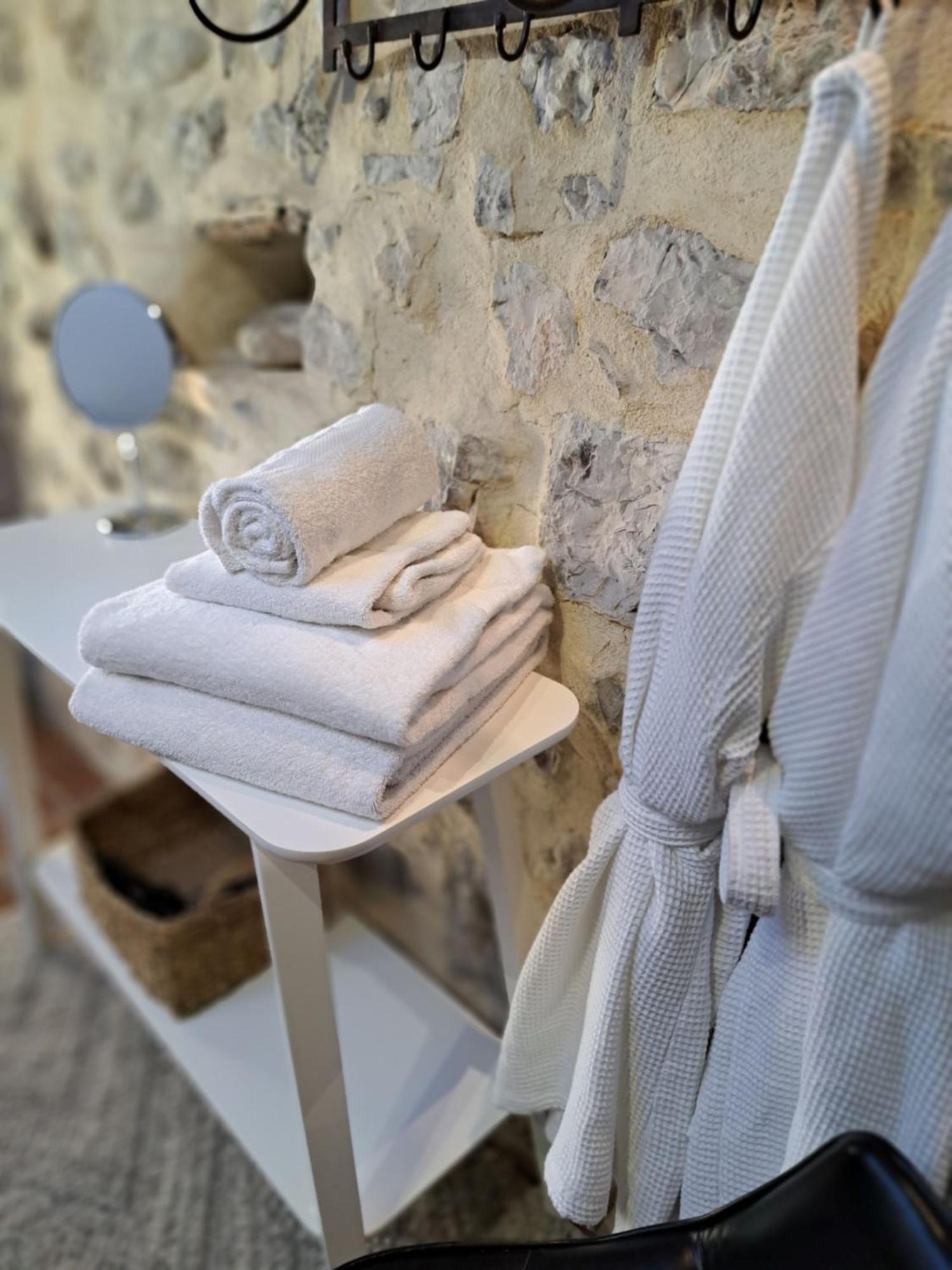 Hotel Le Patio De Sophie Sisteron Ngoại thất bức ảnh