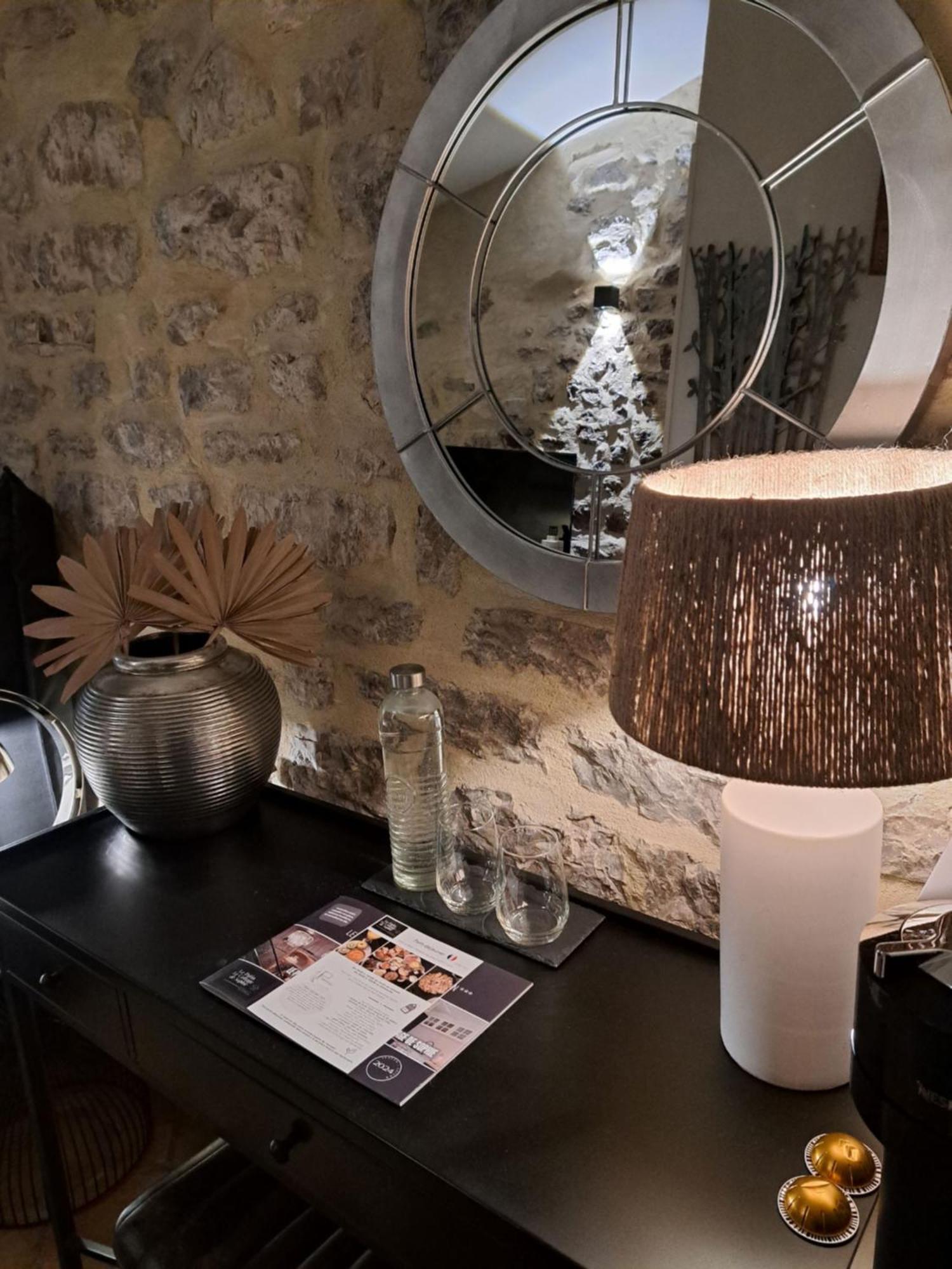 Hotel Le Patio De Sophie Sisteron Phòng bức ảnh