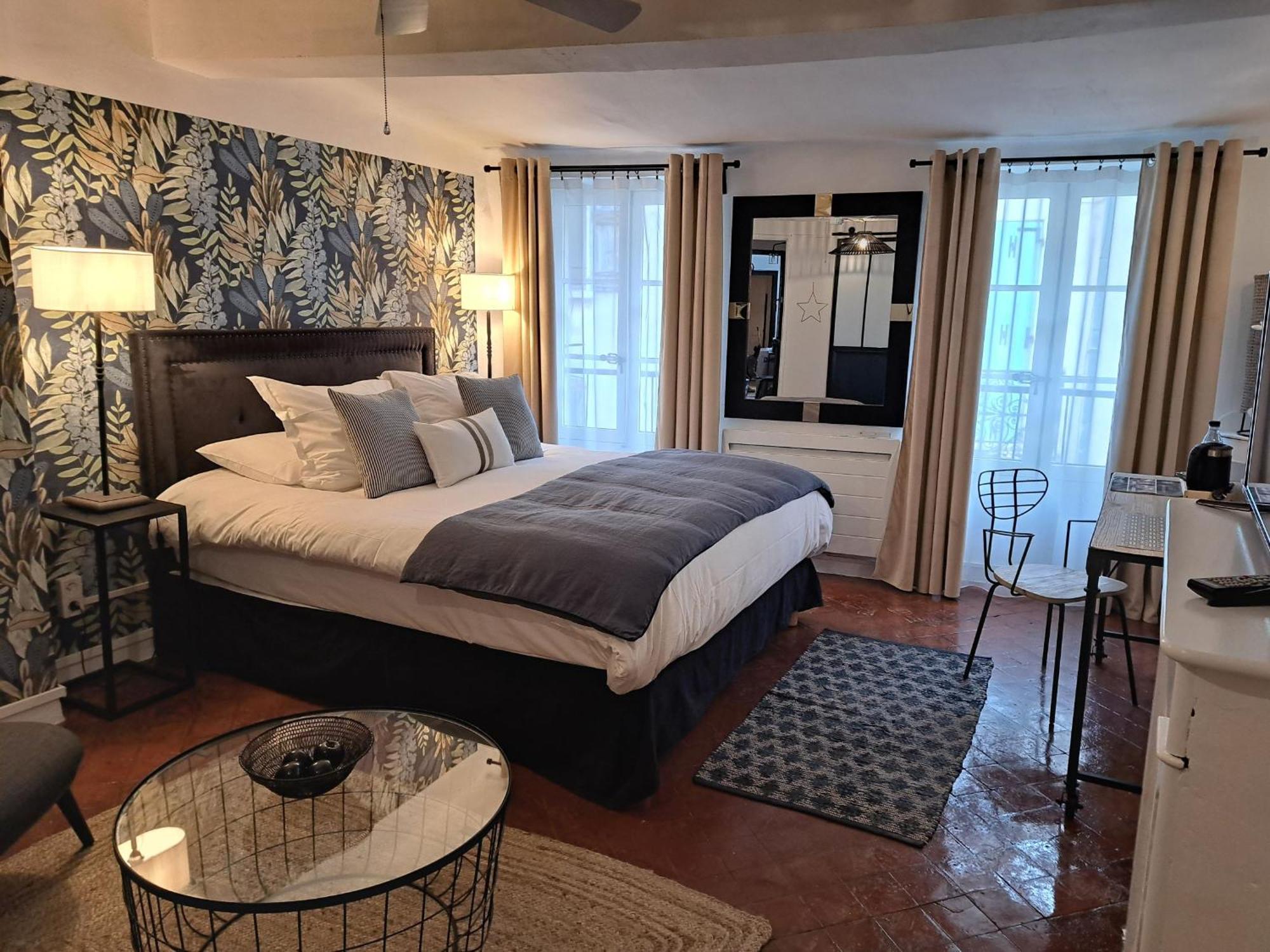 Hotel Le Patio De Sophie Sisteron Phòng bức ảnh