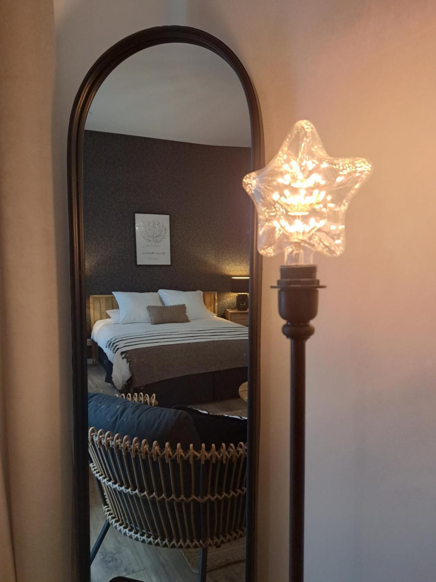 Hotel Le Patio De Sophie Sisteron Phòng bức ảnh